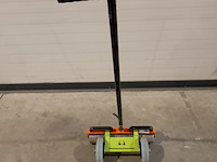 Linoleum roller, uzin utz / wolff, 2018 - afbeelding 3 van  4