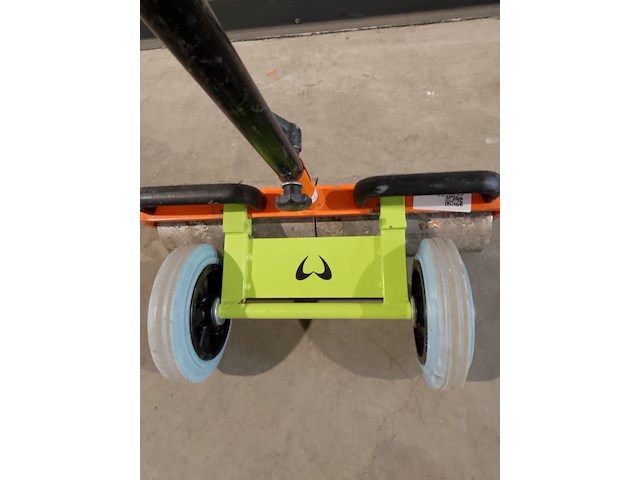 Linoleum roller, uzin utz / wolff, 2018 - afbeelding 4 van  4