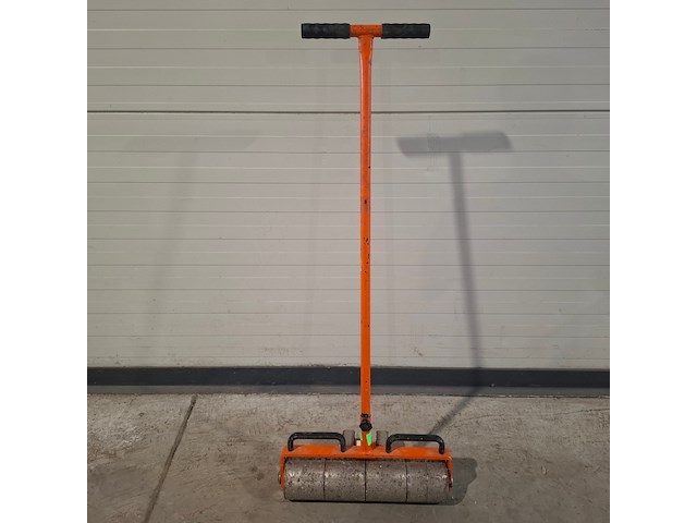 Linoleum roller ~ uzin utz / wolff, linoleum roller, bouwjaar 2013 - afbeelding 2 van  3