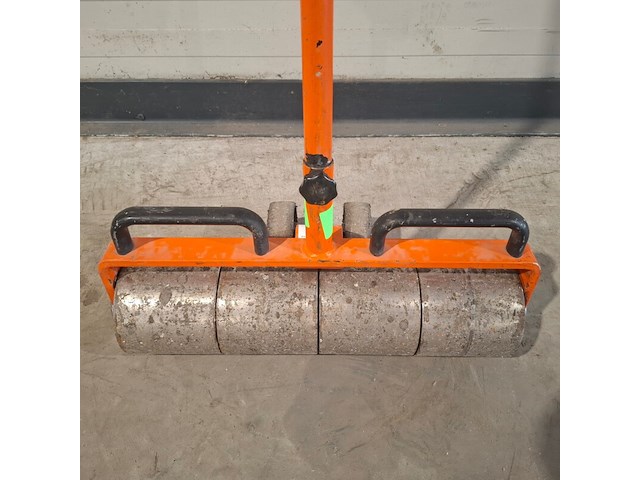 Linoleum roller ~ uzin utz / wolff, linoleum roller, bouwjaar 2013 - afbeelding 3 van  3