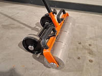 Linoleum roller ~ uzin utz / wolff, linoleum roller, bouwjaar 2016 - afbeelding 2 van  2