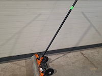 Linoleum roller ~ uzin utz / wolff, linoleum roller, bouwjaar 2017 - afbeelding 1 van  3