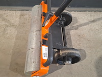 Linoleum roller ~ uzin utz / wolff, linoleum roller, bouwjaar 2017 - afbeelding 2 van  3