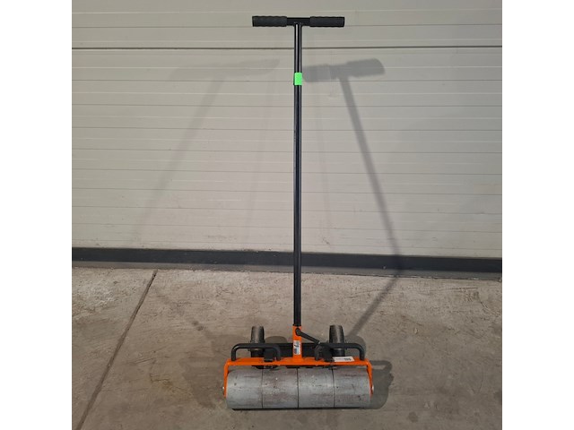Linoleum roller ~ uzin utz / wolff, linoleum roller, bouwjaar 2017 - afbeelding 3 van  3