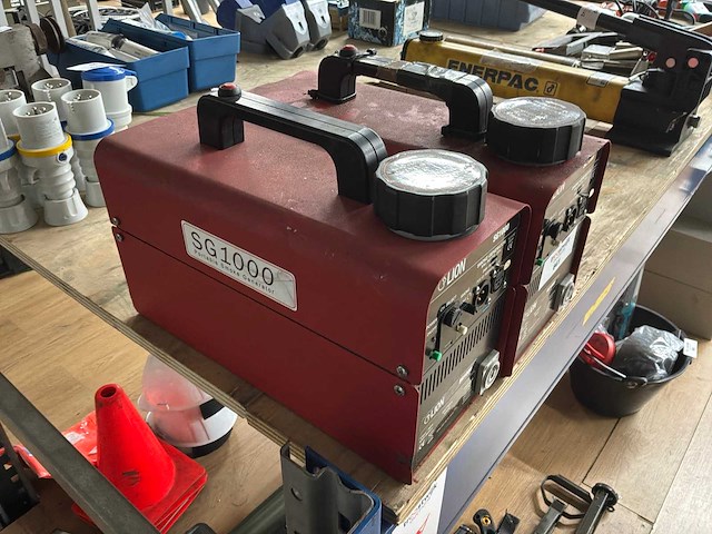 Lion sg1000 rookmachine (2x) - afbeelding 1 van  2