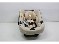 Lionelo astrid i-size set: baby autostoel met isofix basis - afbeelding 1 van  2