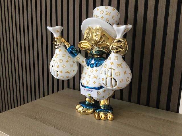 Lior 24 - dagobert duck - dagobert duck sculptuur - afbeelding 2 van  3