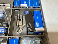 Lips diverse cilindersloten met bijbehorende sleutels - afbeelding 17 van  19
