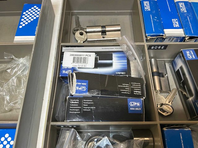 Lips diverse cilindersloten met bijbehorende sleutels - afbeelding 19 van  19