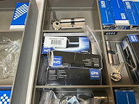 Lips diverse cilindersloten met bijbehorende sleutels - afbeelding 19 van  19
