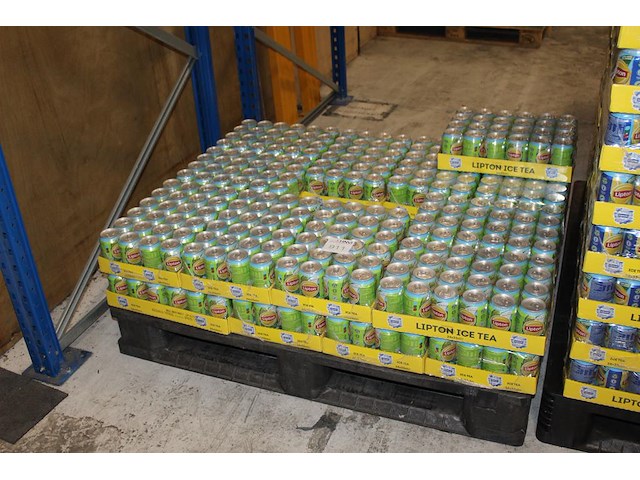 Lipton ice-tea green zero. 21 trays a 24 blikken 0,33l. totaal 504 blikken. tht 6-2026. bod is inclusief 75... - afbeelding 1 van  2