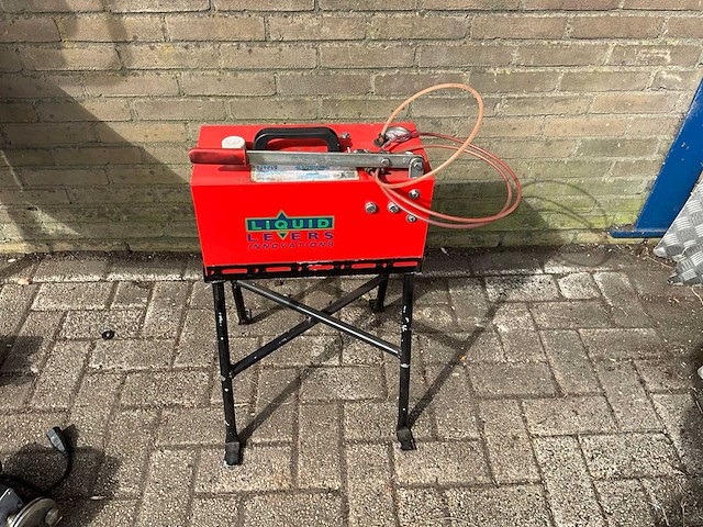 Liquid levers suspension pomp o.a. mg - afbeelding 1 van  4