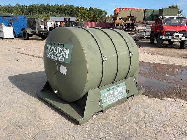 Liquid oxygen storage tank - afbeelding 2 van  6