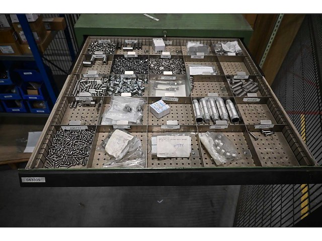 Lista 9-delige ladenkast met o.a. skf lagers, rvs bevestigingsmaterialen en festo materialen - afbeelding 2 van  10