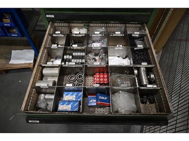 Lista 9-delige ladenkast met o.a. skf lagers, rvs bevestigingsmaterialen en festo materialen - afbeelding 7 van  10
