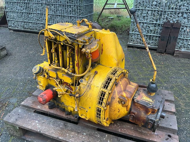 Lister 2 cilinder dieselmotor - afbeelding 1 van  8