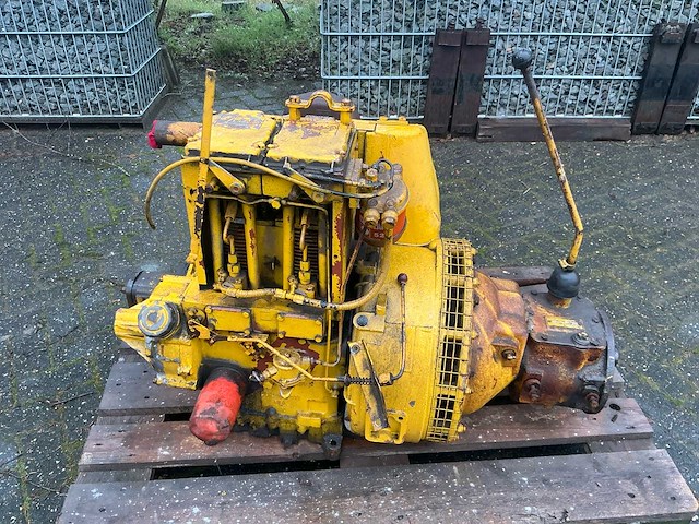 Lister 2 cilinder dieselmotor - afbeelding 2 van  8