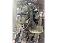 Lister-petter stationaire dieselmotor, werken gedemonteerd. - afbeelding 2 van  5