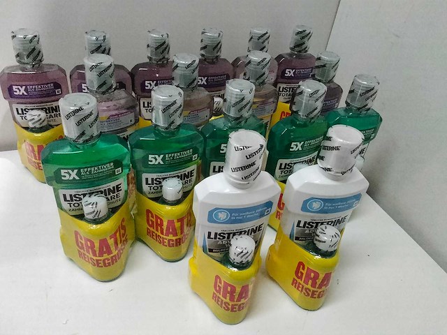 Listerine - mond spoelwater (17x) - afbeelding 1 van  3