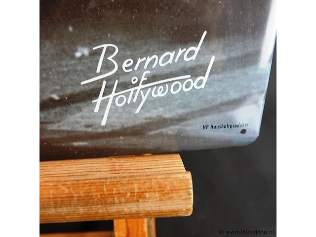 Lithografie bord met marilyn monroe in haar opwaaiende witte jurk, gemaakt door de bekende fotograaf bernard of hollywood - afbeelding 4 van  5