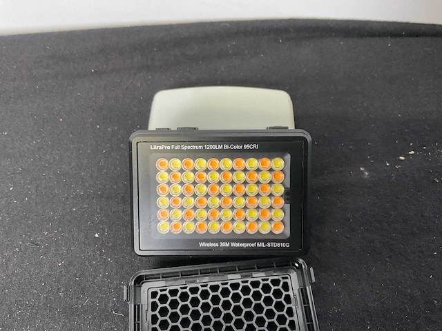 Litra pro full spectrum light - afbeelding 2 van  7