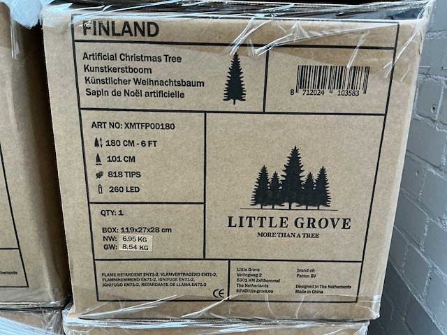 Little grove finland kunstkerstboom met led verlichting (180 cm) - afbeelding 2 van  2