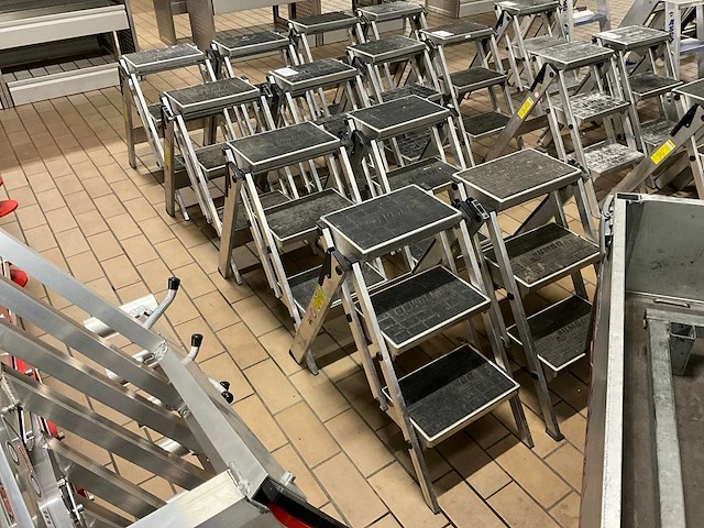 Little jumbo trap (8x) - afbeelding 1 van  10