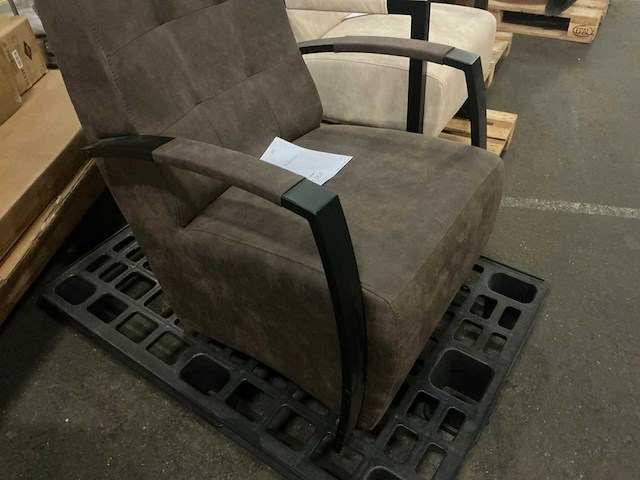 Livia dark brown fauteuil - afbeelding 4 van  7