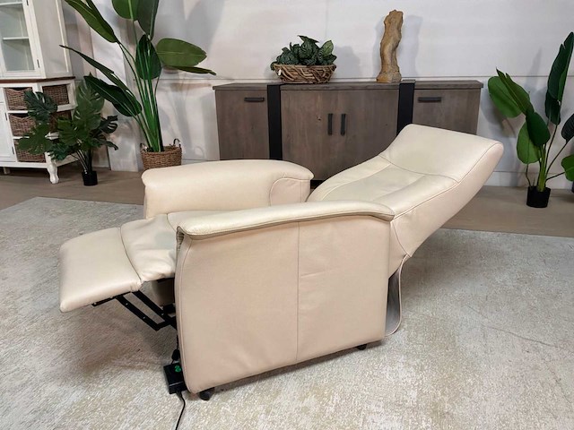Livv electrische leren fauteuil - afbeelding 5 van  16