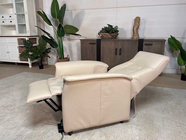 Livv electrische leren fauteuil - afbeelding 6 van  16