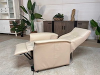 Livv electrische leren fauteuil - afbeelding 6 van  16