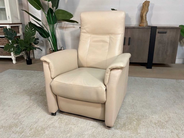 Livv electrische leren fauteuil - afbeelding 12 van  16