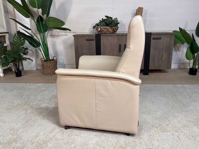 Livv electrische leren fauteuil - afbeelding 15 van  16