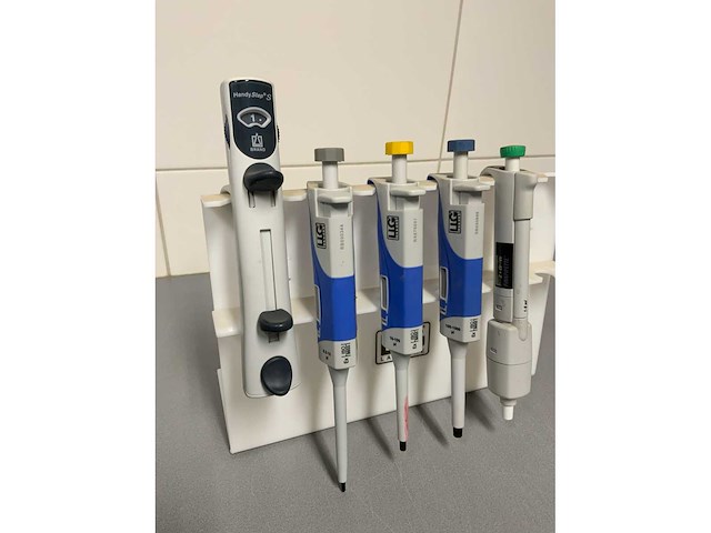 Llg labware / brand handy step / finnpipette laboratorium opstelling - afbeelding 6 van  7