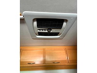 Lmc 6900 libery mercedes camper keuken, bed, douche, zithoek, garage - afbeelding 3 van  20