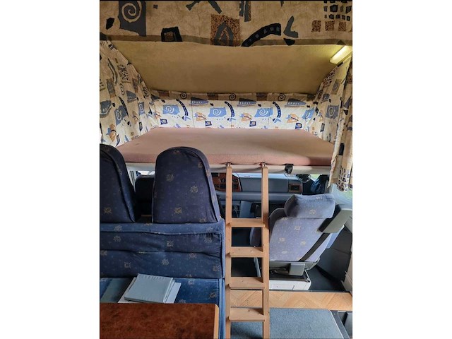 Lmc 6900 libery mercedes camper keuken, bed, douche, zithoek, garage - afbeelding 6 van  20