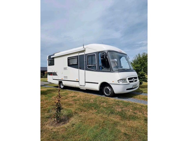 Lmc 6900 libery mercedes camper keuken, bed, douche, zithoek, garage - afbeelding 1 van  20