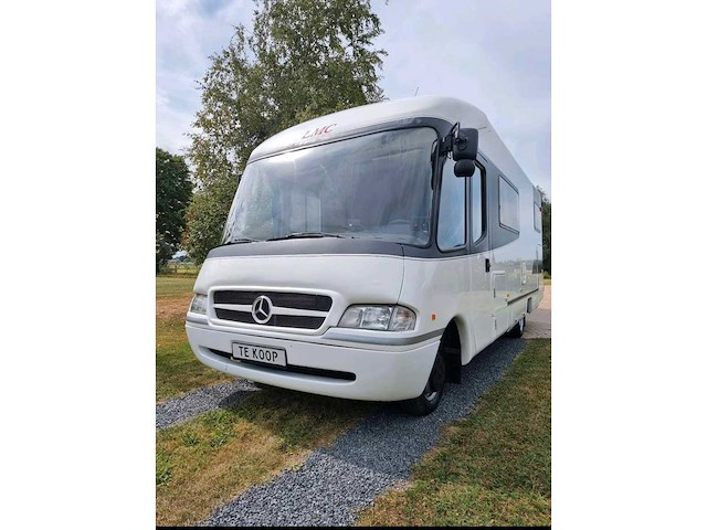 Lmc 6900 libery mercedes camper keuken, bed, douche, zithoek, garage - afbeelding 12 van  20