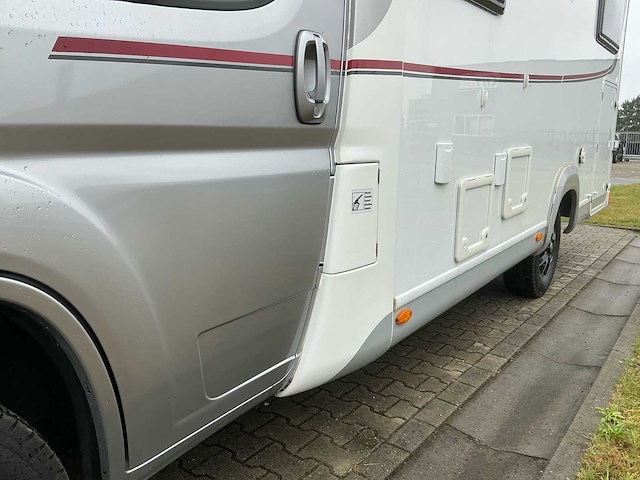 Lmc breezer v643 camper - afbeelding 7 van  46