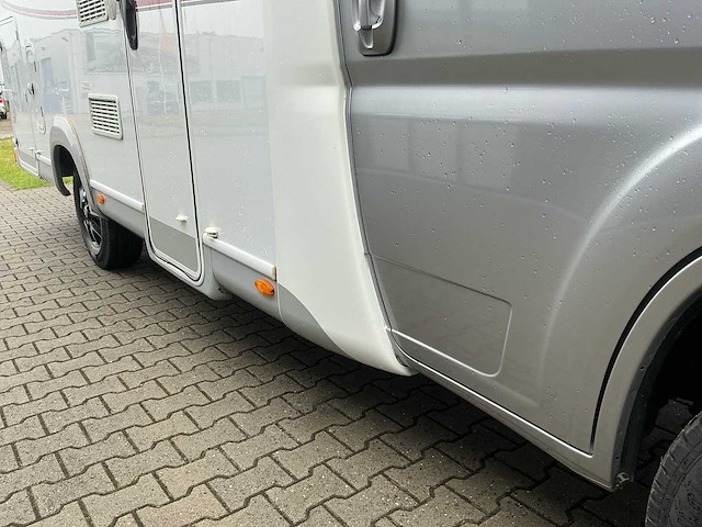Lmc breezer v643 camper - afbeelding 9 van  46