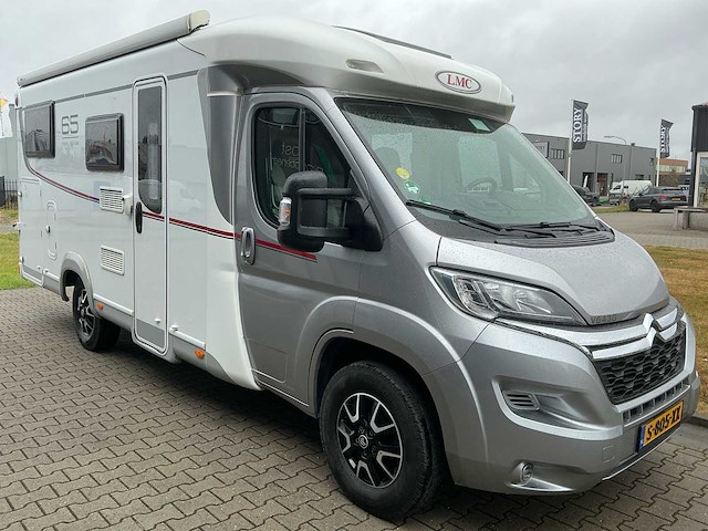 Lmc breezer v643 camper - afbeelding 1 van  46