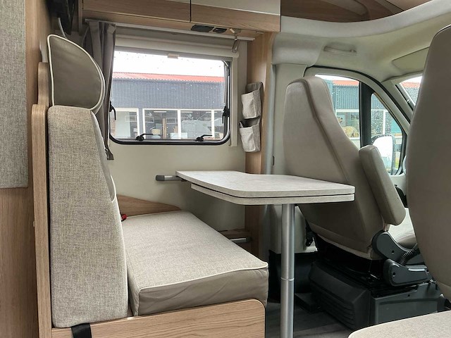 Lmc breezer v643 camper - afbeelding 13 van  25
