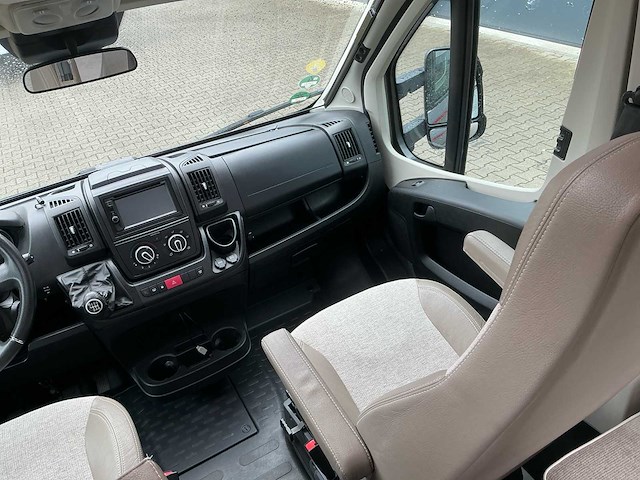 Lmc breezer v643 camper - afbeelding 15 van  25
