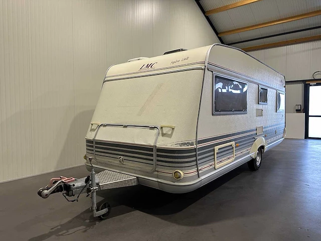 Lmc dominant 560 k caravan duits kenteken - afbeelding 1 van  32
