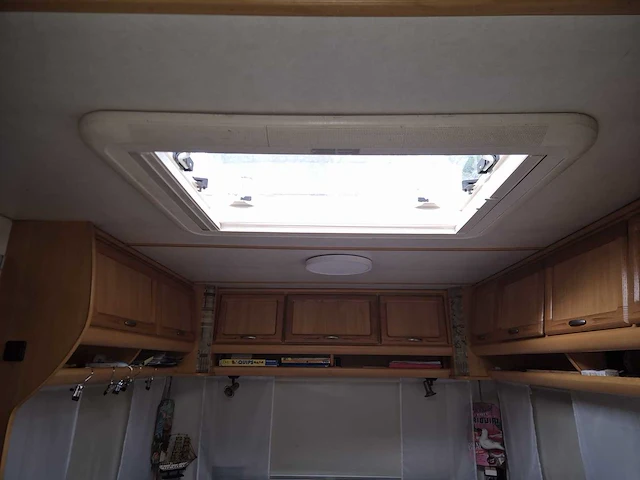 Lmc dominant 560 k caravan duits kenteken - afbeelding 16 van  32
