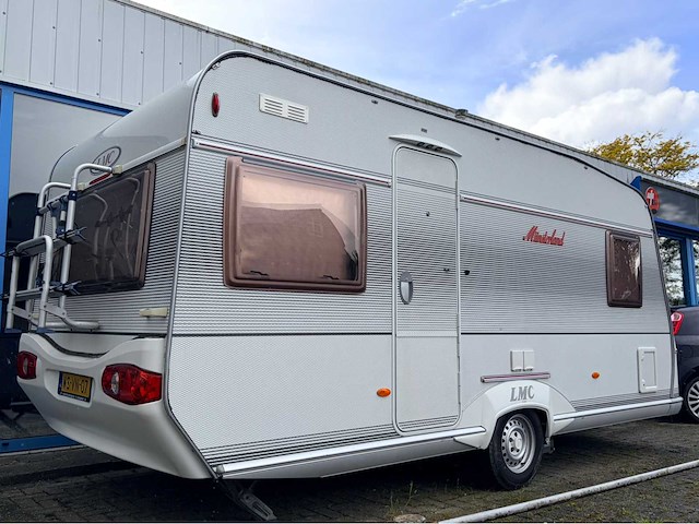 Lmc münsterland 490k1 bed, zithoek, keuken, toilet, douche, caravan - afbeelding 4 van  7