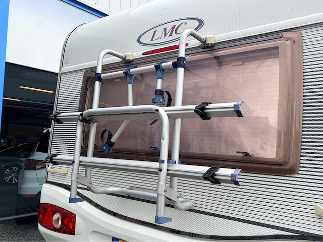 Lmc münsterland 490k1 bed, zithoek, keuken, toilet, douche, caravan - afbeelding 5 van  7