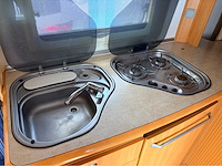 Lmc münsterland 490k1 bed, zithoek, keuken, toilet, douche, caravan - afbeelding 2 van  2