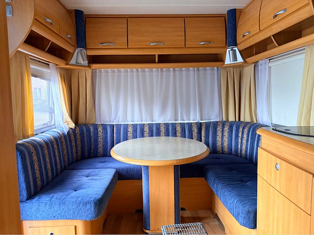 Lmc münsterland 490k1 bed, zithoek, keuken, toilet, douche, caravan - afbeelding 5 van  16