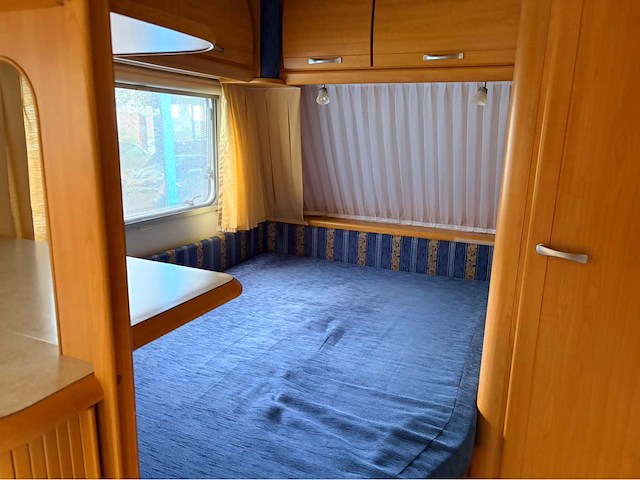 Lmc münsterland 490k1 bed, zithoek, keuken, toilet, douche, caravan - afbeelding 7 van  16